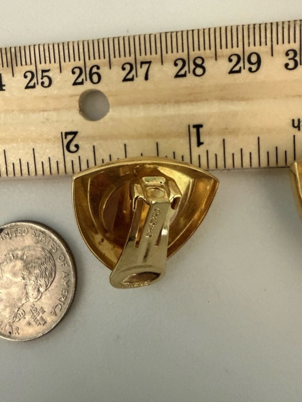 Vintage Christian Dior Round Pearl Glossy Gold Triangular Edge Clip-On Earrings - Picture 5 of 6